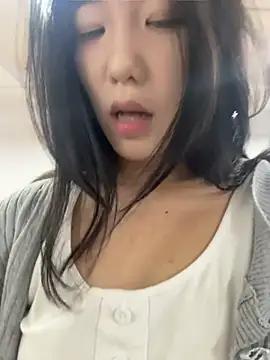 Lucy2027 - 剪开底裤裆部性感内内