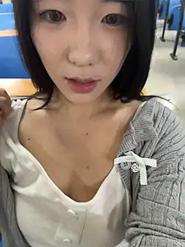 Lucy2027 - 剪开底裤裆部性感内内