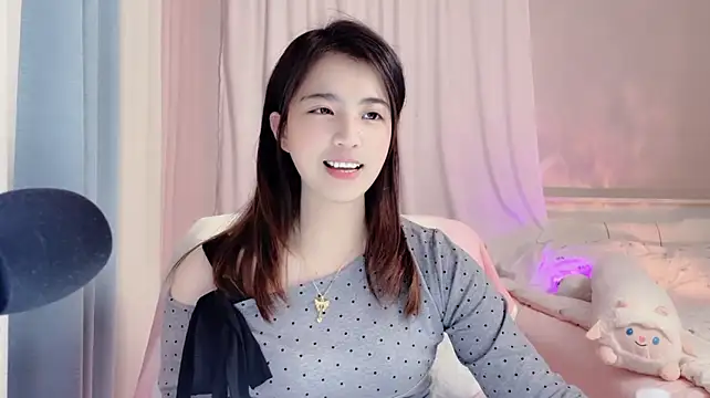 Amy-6668 - 请开心~