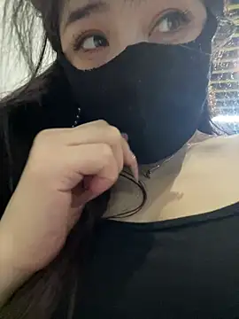 Xiao-mo520 - 美导老师下班兼职，咖啡厅偷玩小粉，刺激，敏感体质易失控，哥哥轻点，完成目标脱一件