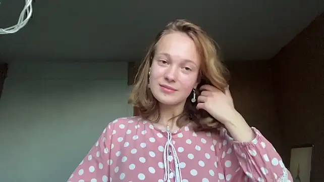 BrittanyLebowitz - lick lips