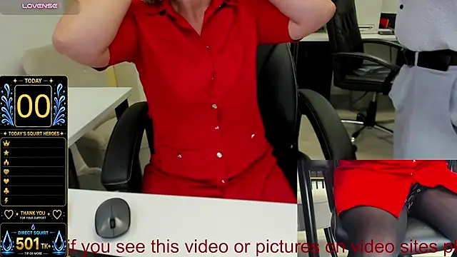 Squirt_milf_viktoria - PANTIES OFF