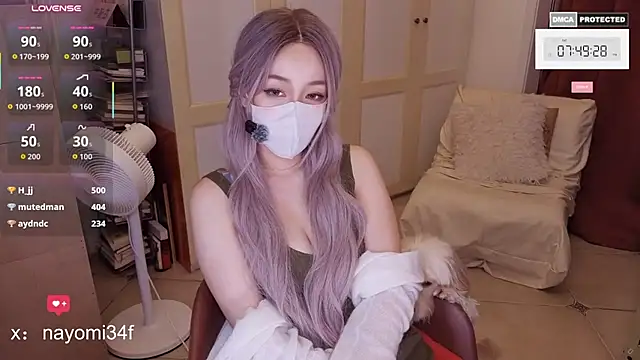 Nayomi_34f