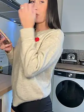Lola_tentatiion - DÉSHABILLE MOI : PULL OFF 🌶️