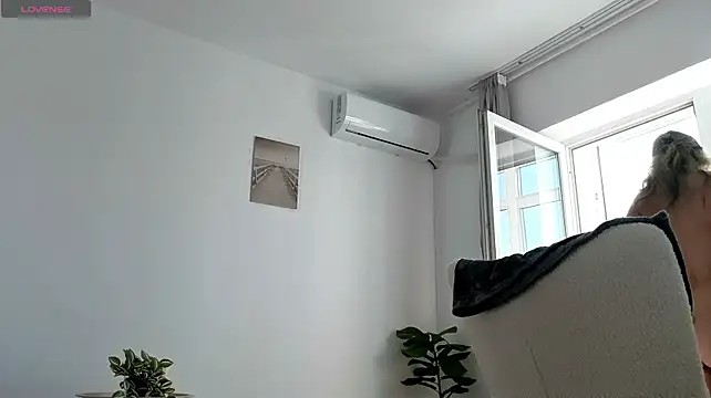 JullyFox - Last tipper has 5 min Toy Control + SNAP