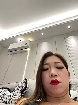 Clara-166 - 天花板喷水3分钟