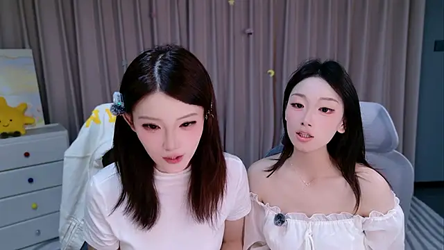 Yiyilailai - 扮演你女朋友半个小时