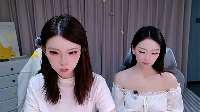 Yiyilailai - 扮演你女朋友半个小时