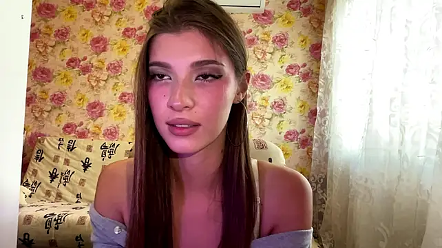 Lerchek_Wia - Lift my cutie dress and show ass closely