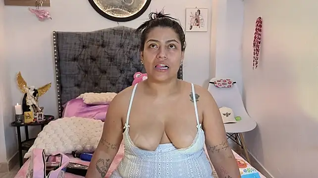 Kyana_cream - A FART SHOW