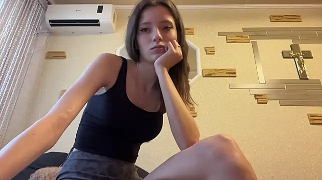 VersedFiend - massage my tits under the top