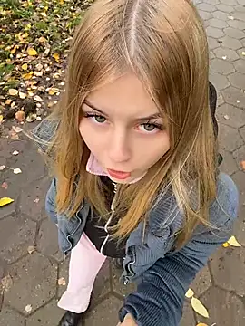 RossyMood - suck my fingers on the Park CRAzyy