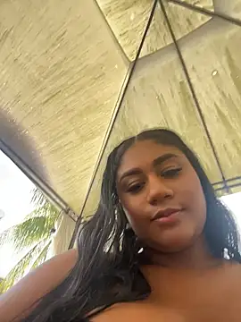 NayTorres - TAKEOFF PANTIES AND MASTURBATE IN PUBLIC