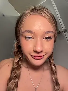 Milaa_sun - fingering pussy+open door MENS WC🚽
