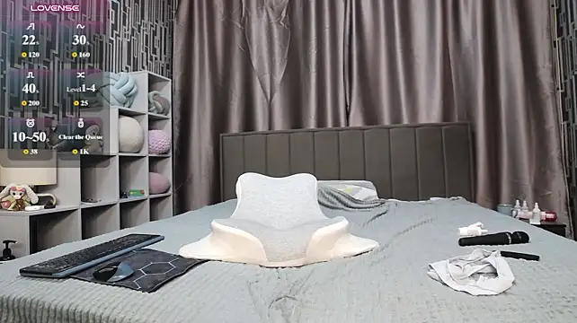 Scyrim2 - dildo in pussy