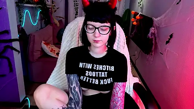 HazelTompson - SHOW NAKED SWEET TITS