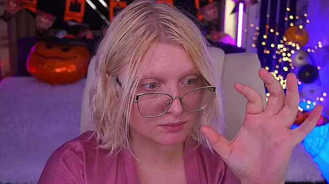 CoolTatis - Choose: Tongue play or finger sucking