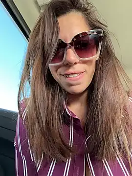 Sara87Show4U - Tette fuori