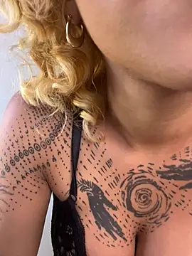 Trixie_June - Great, keep an eye on the boobs.