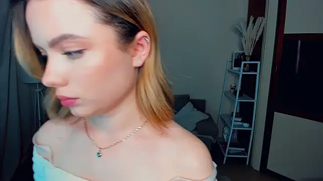RuthieSaris - Take off one strap on my bra