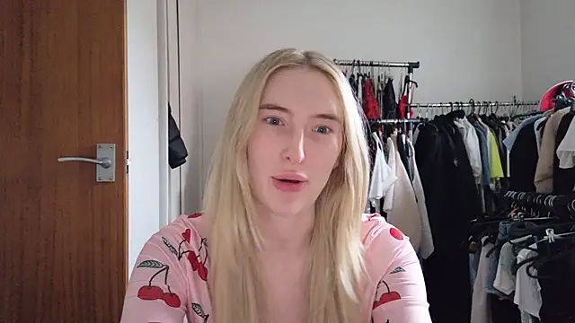 Mayaahart - face fuck with dildo