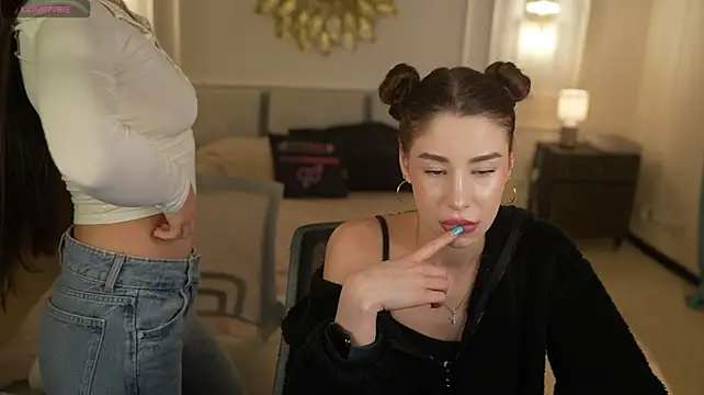Selena_Glow - naked ass 1 girl