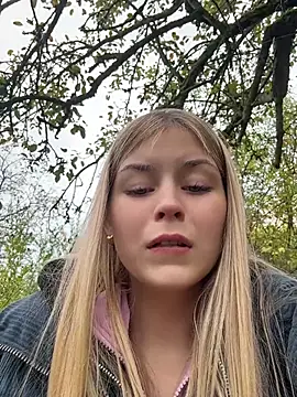 RossyMood - Fuck my pussy Hard (fingers) on the Park