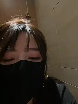 Xiao-mo520 - 美导老师下班兼职，咖啡厅偷玩小粉，刺激，敏感体质易失控，哥哥轻点，完成目标脱一件