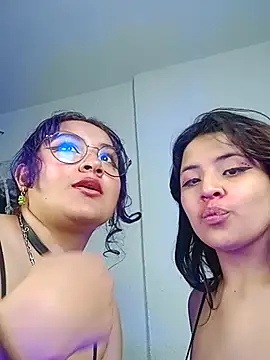 Liily_Foxxy - masturbate while we kiss 🥵🥵