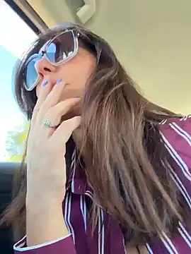 Sara87Show4U - Tette fuori