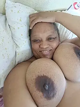 BBW123MILF - Kissing