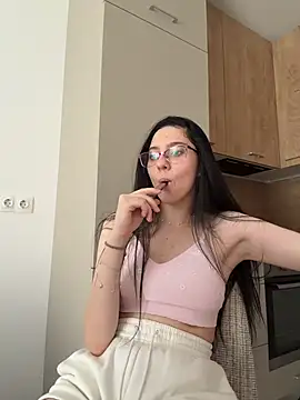LuluPeach_ - topless 3 min