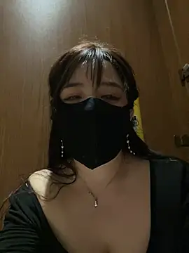 Xiao-mo520 - 美导老师下班兼职，咖啡厅偷玩小粉，刺激，敏感体质易失控，哥哥轻点，完成目标脱一件