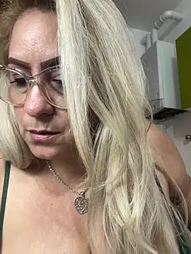 X_elena_x - control my 2 toys 10min+squirt