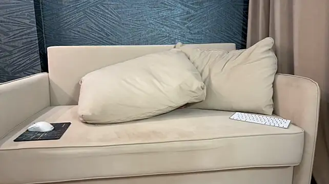 Molly_Beauti - Double penetration and SQUIRT