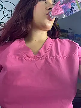 Nahomy_benet - completely naked under the table