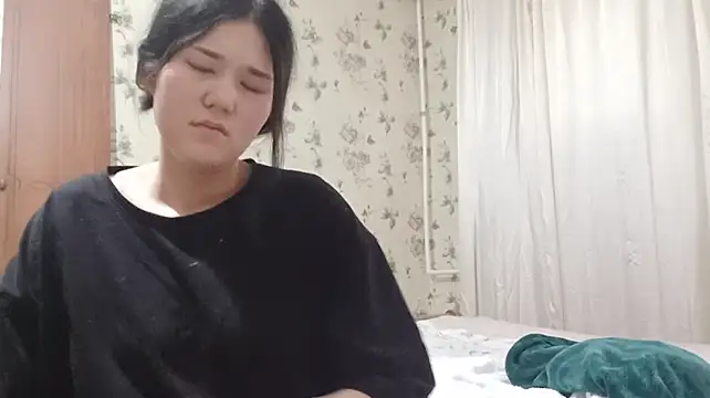 GenovevaWinesett - show boobs ^^
