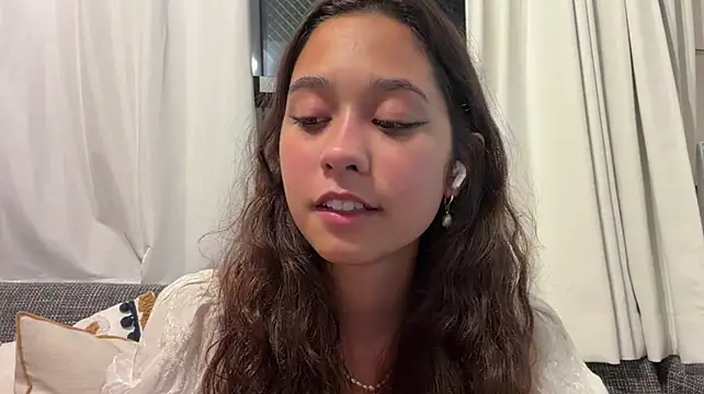 ReynaMccarron - show my cute smile