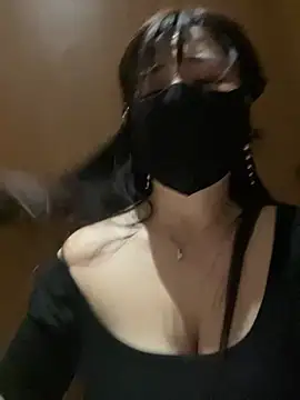 Xiao-mo520 - 美导老师下班兼职，咖啡厅偷玩小粉，刺激，敏感体质易失控，哥哥轻点，完成目标脱一件