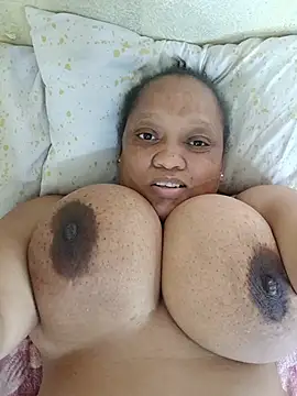 BBW123MILF - Kissing