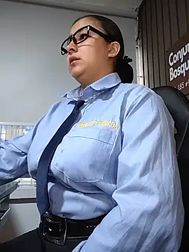 Cute_Penelope - zoom pussy+rub clitoris at work🤫shh