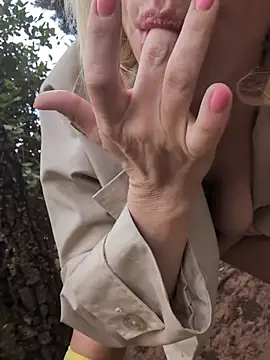 HotWife_VR - 🤗 Squirt public 💦💦