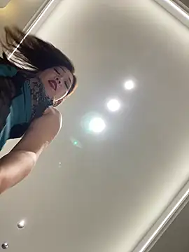 Clara-166 - 天花板喷水3分钟