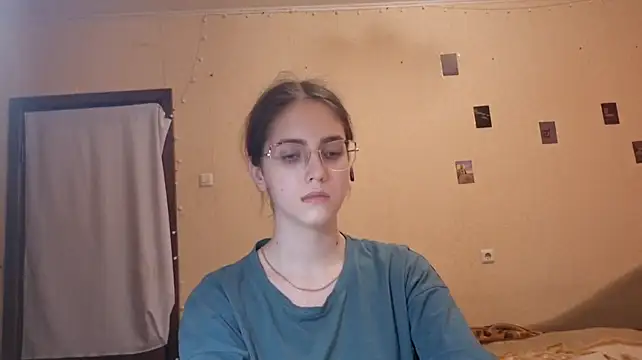 Katelemon - Take off your bra and cover your nipples