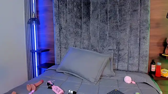 Amanda_Johnson__ - NIPPLE CLAMPS + DEEPTHROAT BBC + SALIVA