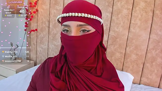 Rawiya - play with two fingers in my pussy 🥵