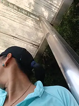 _andrea30 - Boob show to man on the street
