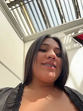 Emily_Gomezz - Plug in ass+ spanks
