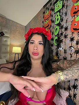 Kiim_taaylor - SQUEEZE TITS 😈🤭