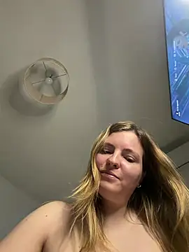 Heyitskiara - Show our ass with her